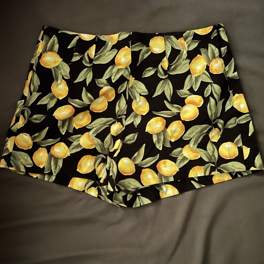 Forever 21 black lemon print shorts
